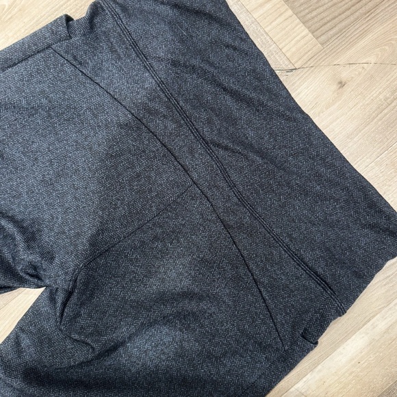 Athleta navy blue herringbone mercer tight ❤️ - Picture 4 of 7